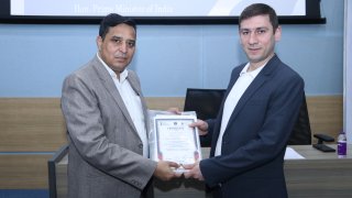 ՀՀ քննչական կոմիտեի նախագահը հանդիպել է Հնդկաստանի դեսպանին և Հնդկաստանում վերապատրաստում անցած քննիչներին